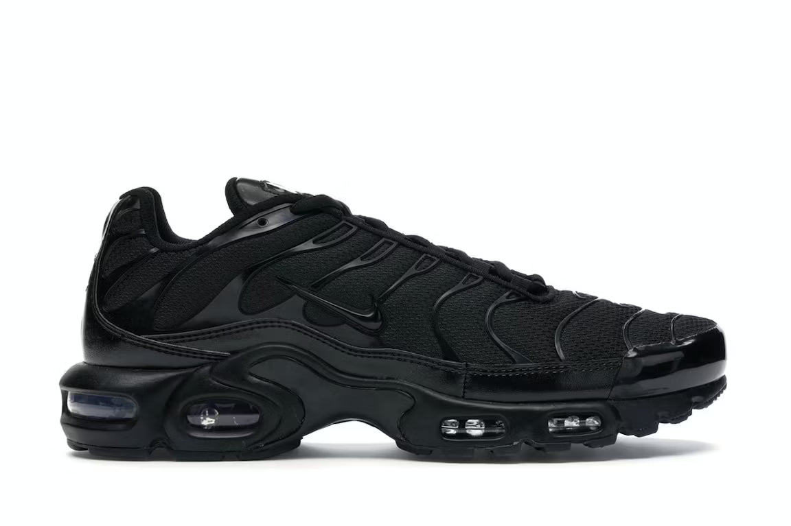 Nike Air Max Plus todo en negro