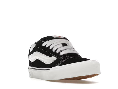 Vans Knu Skool en blanco y negro