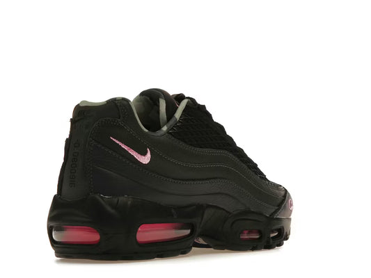 Nike Air Max 95 SP Corteiz con detalles en rosa