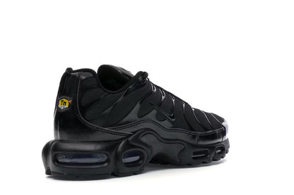 Nike Air Max Plus todo en negro