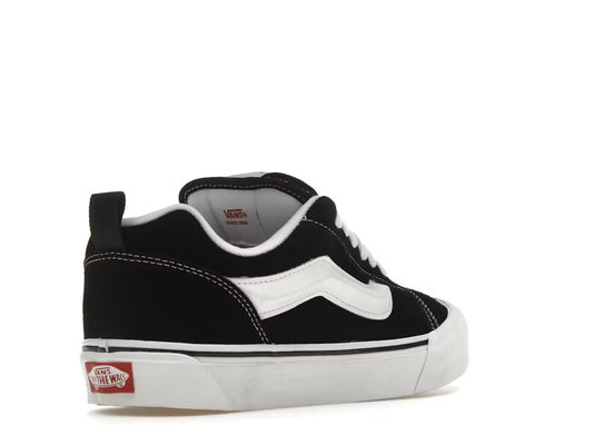 Vans Knu Skool en blanco y negro